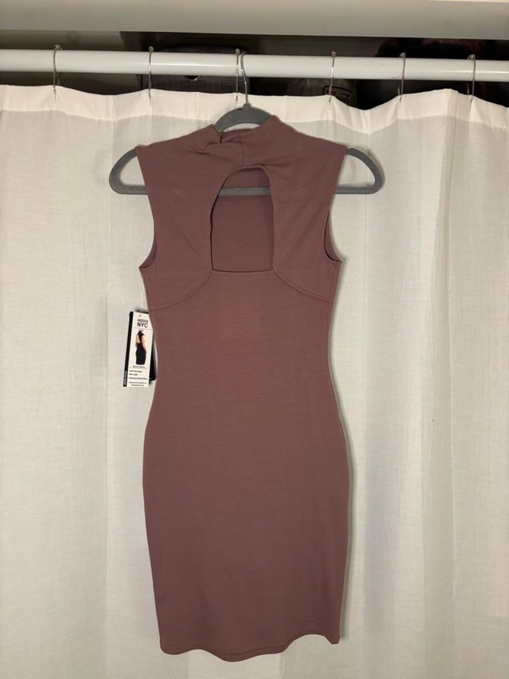 Sleeveless Mauve Bodycon Dress with Cutout - Brand:
